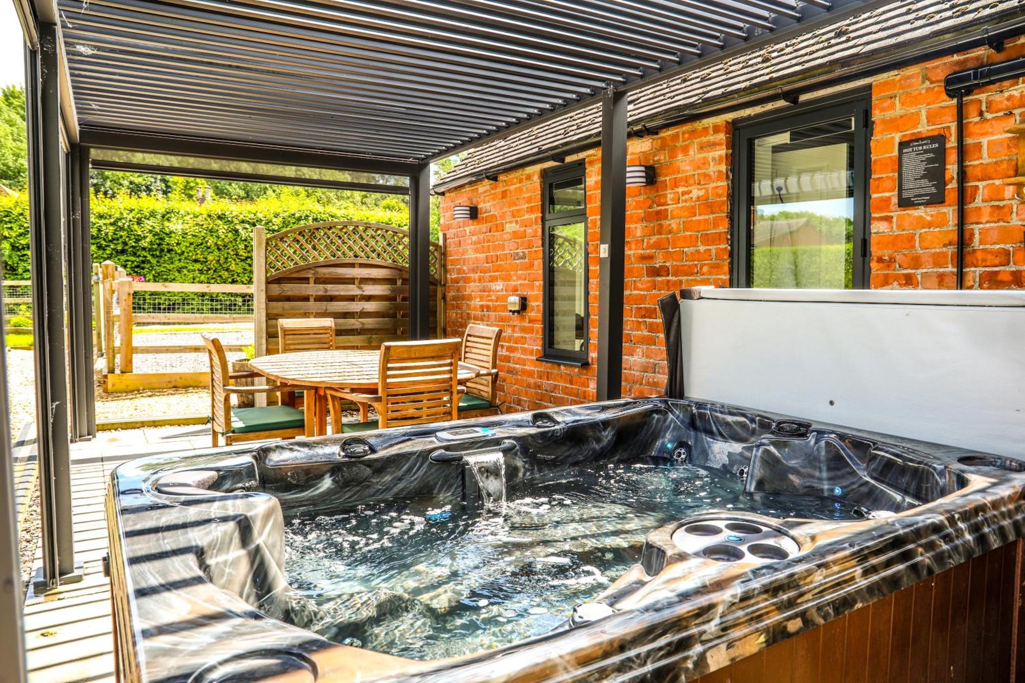 Cottage With Hot Tub - Near Cheltenham And Tewkesbury Екстериор снимка